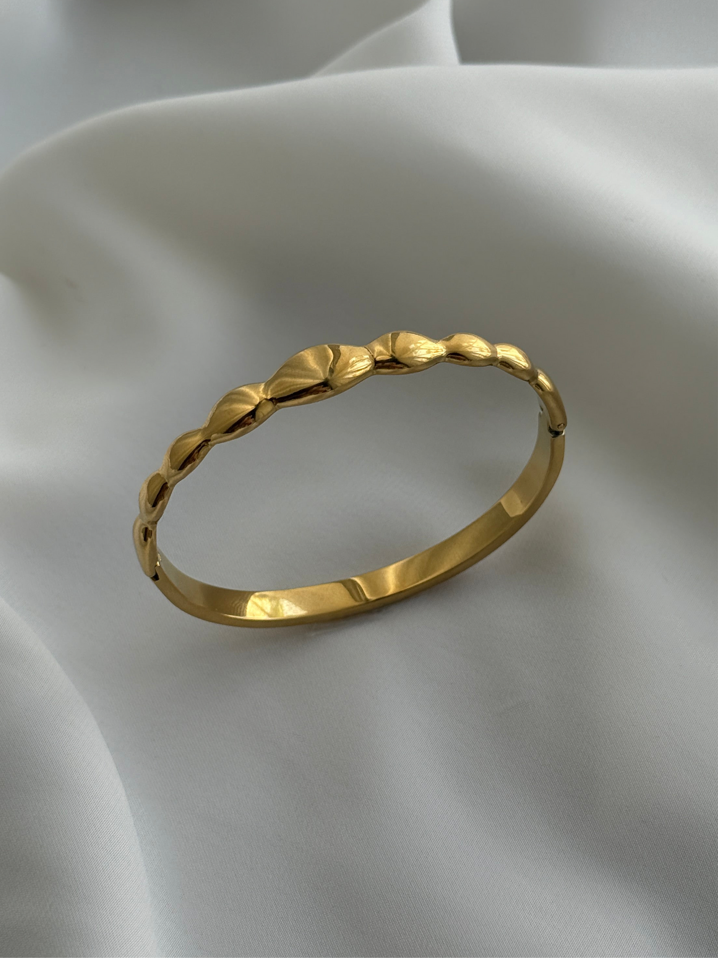 Caeli Luxe Cuff